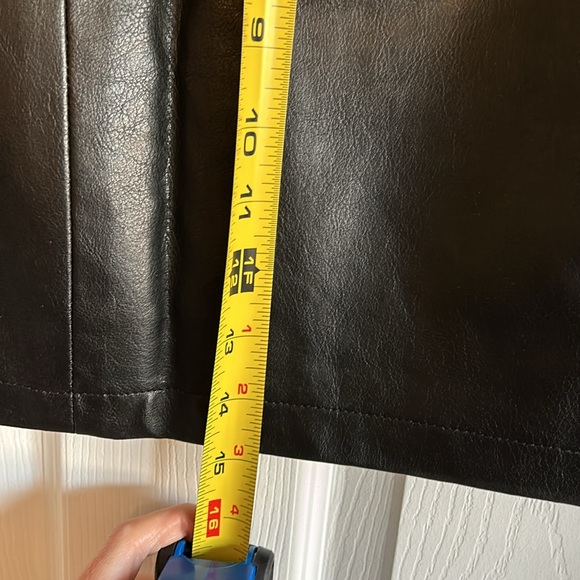 Faux leather Mini Skirt - Picture 4 of 6